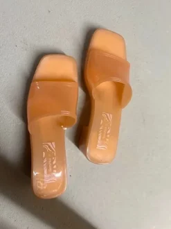 Gummi Sandale