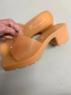 Gummi Sandale