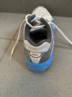 Hallensportschuhe Asics