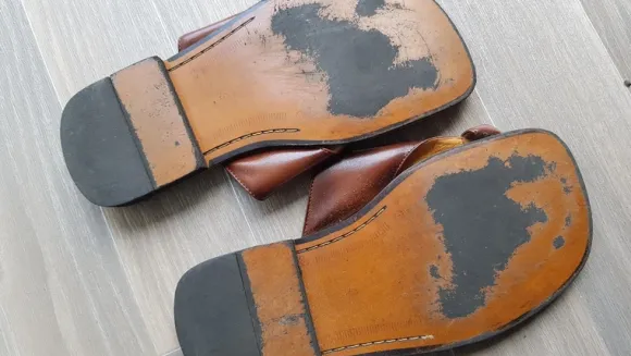 handgefertigte braune Ledersandalen für Herren in Größe 43
