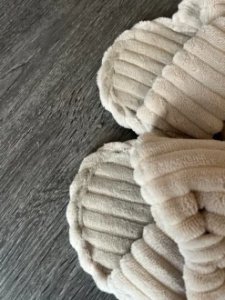 Hausschuhe beige