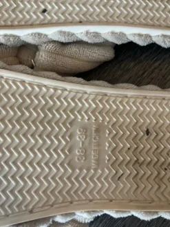 Hausschuhe beige