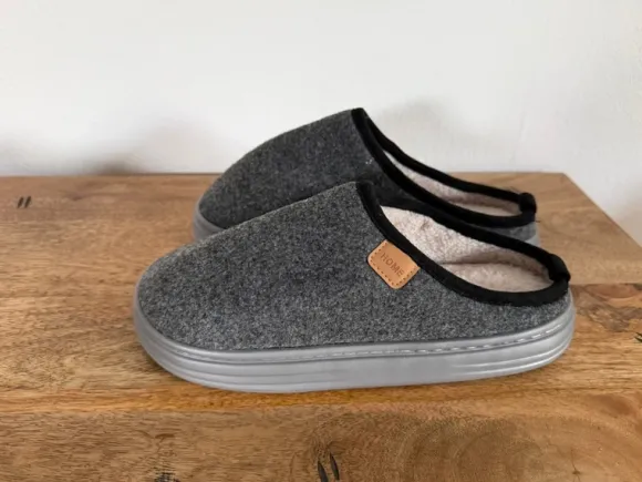 Hausschuhe Gr.42/43 NEU
