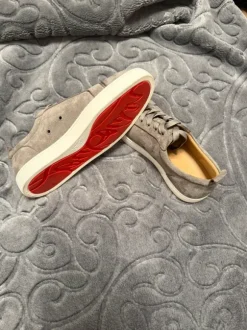 Hellgraue elegante Schuhe, gröse 44