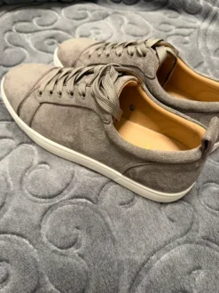 Hellgraue elegante Schuhe, gröse 44