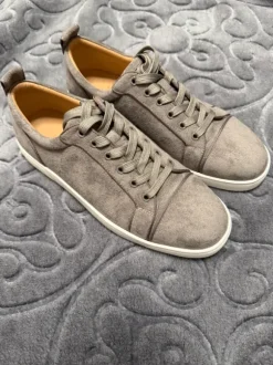 Hellgraue elegante Schuhe, gröse 44