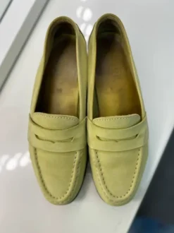Hellgrüne Loafer