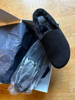 Herrenhausschuhe schwarz H&M - Größe 44- gefüttert - NEU verpackt