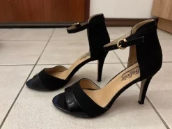 High heels Buffallo 37
