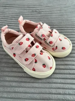 H&M Erdbeere Schuhe Größe 23