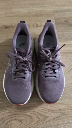 hochwertige running shoes/Laufschuhe ASICS Größe 10,3