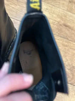 Hoge Dr. Martens maat 43