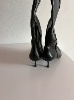 Hohe Stiefel