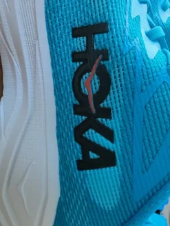 Hoka challenger 8