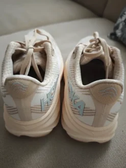 Hoka Laufschuhe Clifton 9 in Gr.36