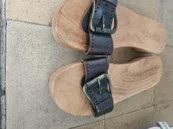 Houten sandalen