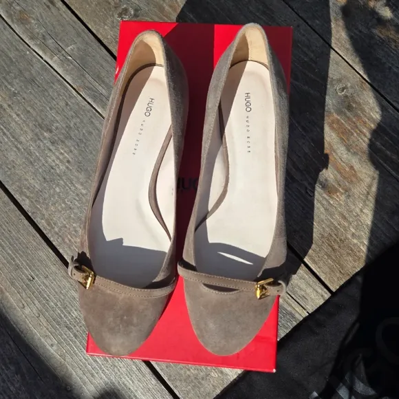 Hugo boss ballerina's flats, beige suede maat 38