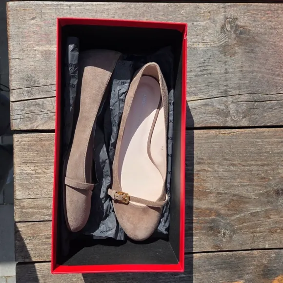 Hugo boss ballerina's flats, beige suede maat 38