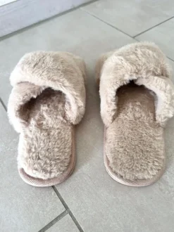 Hunkemöller Kuschel Puschel Hausschuhe Slipper