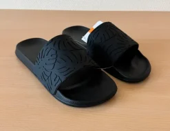 Identic Badeschlappen Schwarz Größe 41/42 Neu mit Etikett