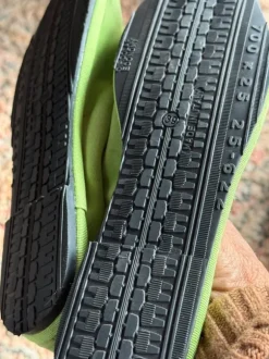 Italienische Samtloafer, grün und neu