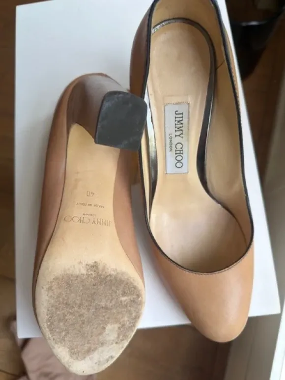Jimmy Choo Pumps in hell beige , Gr 40, Absatzhöhe 9 cm