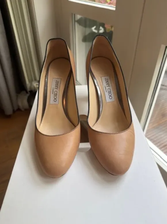 Jimmy Choo Pumps in hell beige , Gr 40, Absatzhöhe 9 cm