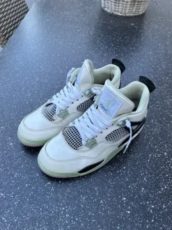 Jordan 4