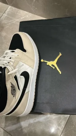 Jordan 1 Mid