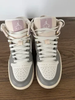 Jordan 1 Mid, EU 37.5