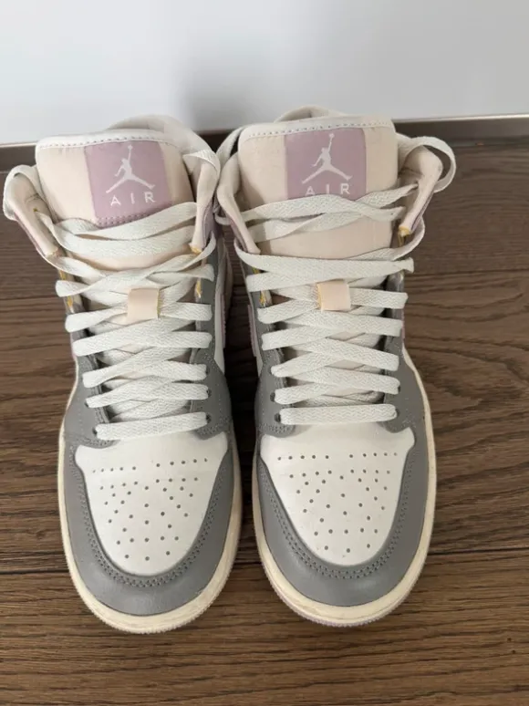 Jordan 1 Mid, EU 37.5