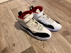 Jordan Basketballschuh Gr35