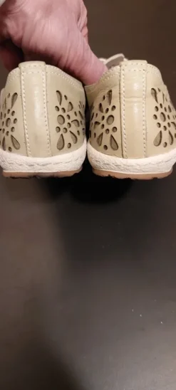 Josef Seibel Sommerschuhe mit Blumenapplikationen