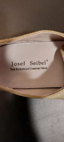 Josef Seibel Sommerschuhe mit Blumenapplikationen