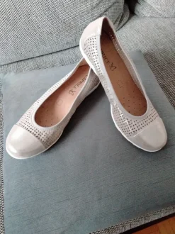 Junger Ballerina Caprice, Neu!