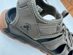 Kamik khaki oliv neu Wasserschuhe 41 Outdoor-Sandalen