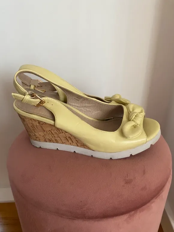Keil Sandaletten Keil Wedges in Pastell Gelb Gr. 38