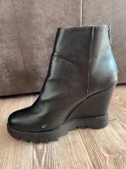 Keilabsatz boots