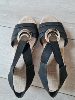 Keilsandalen 👡. Neu. Gr.38