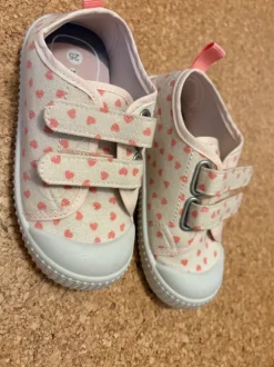 Kinderschuhe Mädchen 25 wie neu