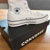 Klassischer Converse Plateau Schuh