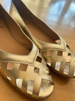 KMB Sandalen in gold *neu und ungetragen*