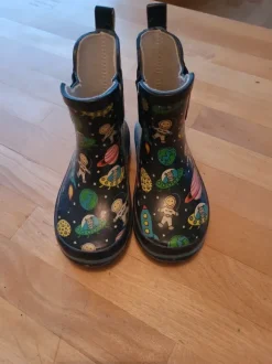 Kurze Gummistiefel Weltall