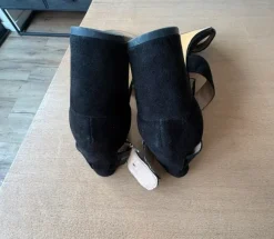 Laatste kans**Zwarte suède sandalen van Manfield maat 39