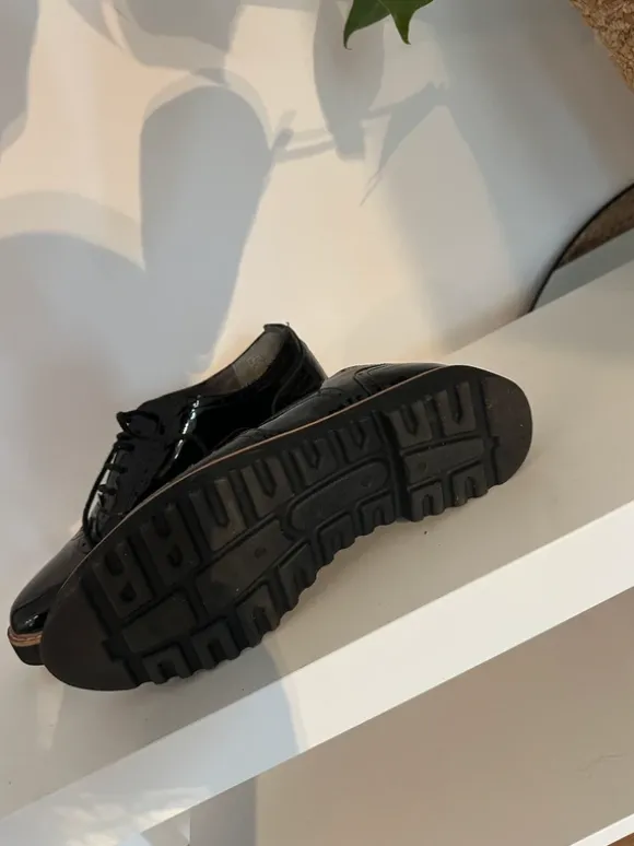 Lack Schuhe Budapester