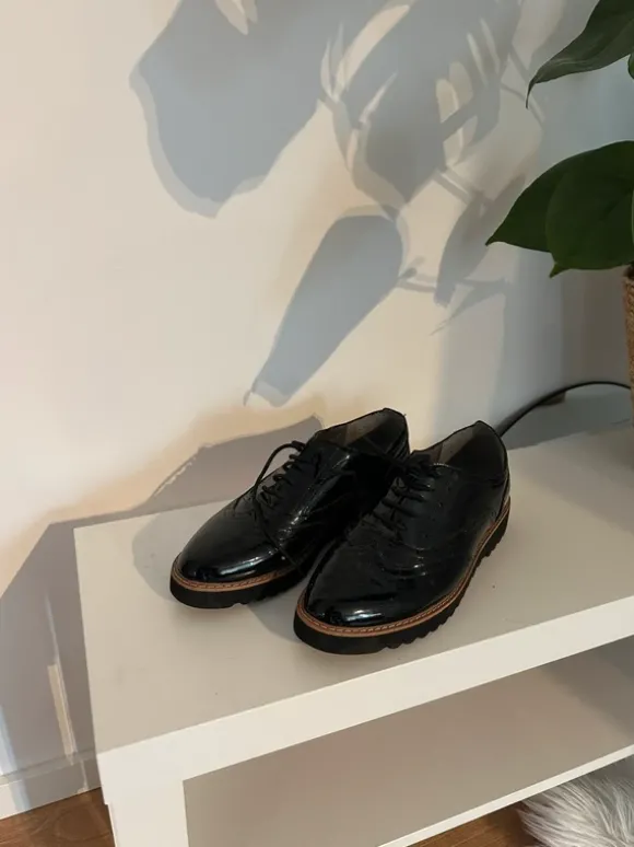 Lack Schuhe Budapester