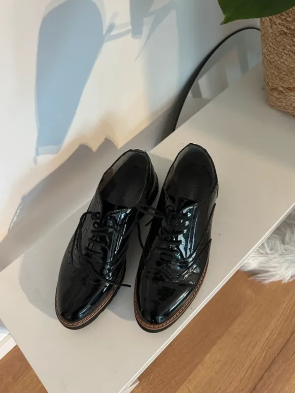 Lack Schuhe Budapester