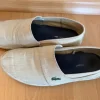 Lacoste Schuhe Slipper Herren / Größe 43 / Beige