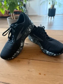 Laufschuhe Brooks