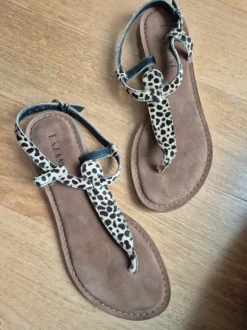 Lazamani Zehentrenner 38 Softsohle braun beige Leo look Muster